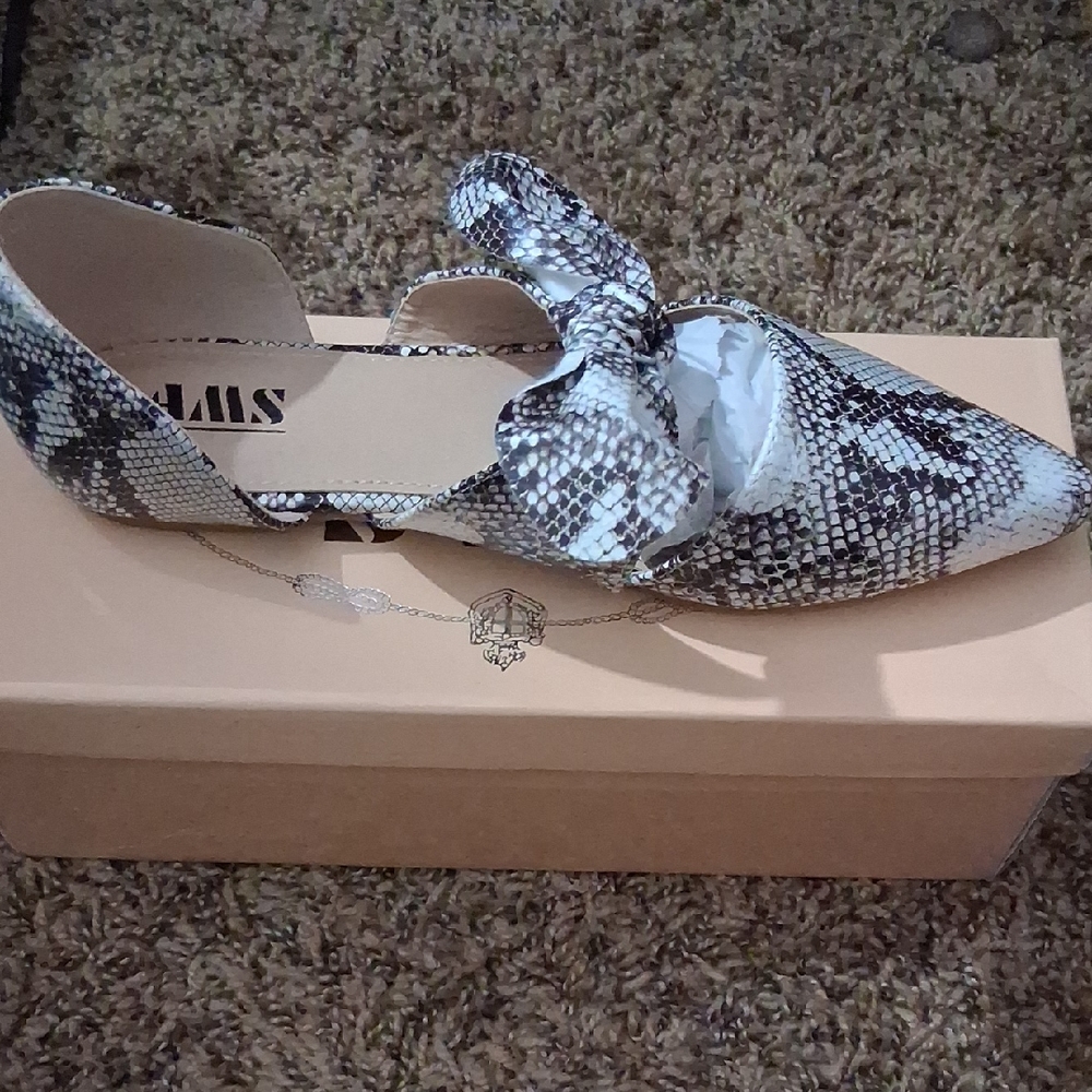 Gray and Black Flats with Snakeskin Pattern